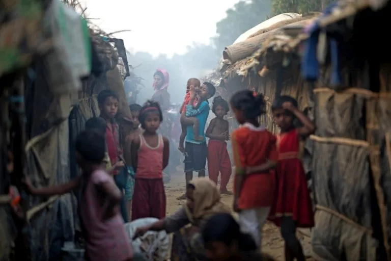 Myanmar-refugees-in-Bangladesh-768x512